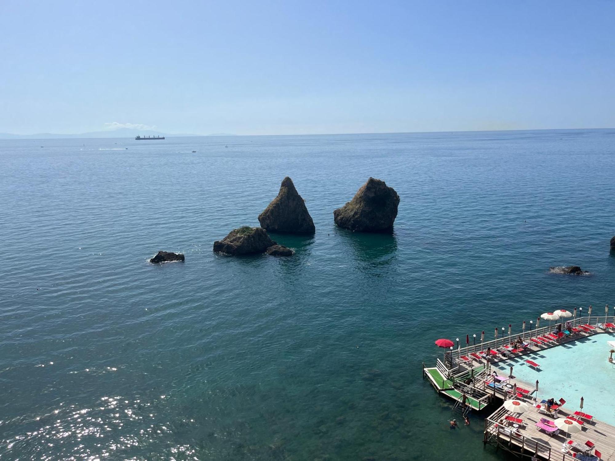 B&B Due Su Due Holiday Vietri sul Mare Exterior photo